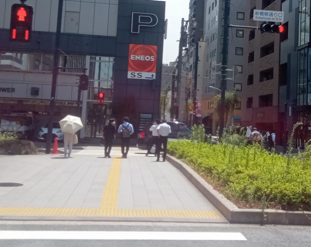 photo of the wide intersection of Kan 2 Road